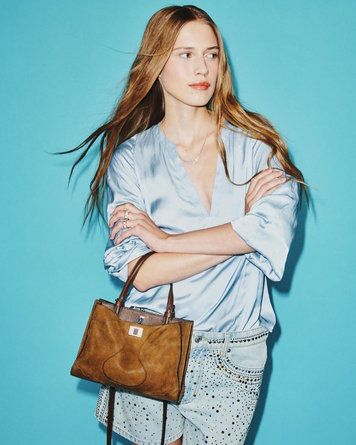 Photo : © Zadig & Voltaire · Visuel officiel · Instagram @zadigvoltaire · Sélection éditoriale Gloss City